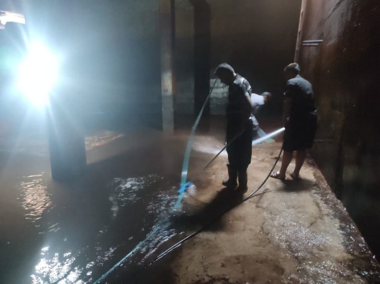 شستشوی مخازن تازهآباد بهدنبال تغییر رنگ آب