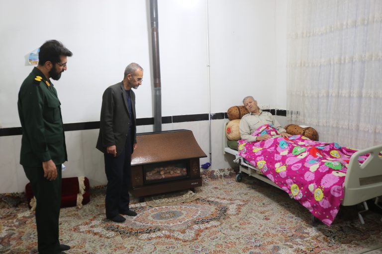 عیادت و دلجویی سردار آسیابانی از خانواده بیماران سخت درمان