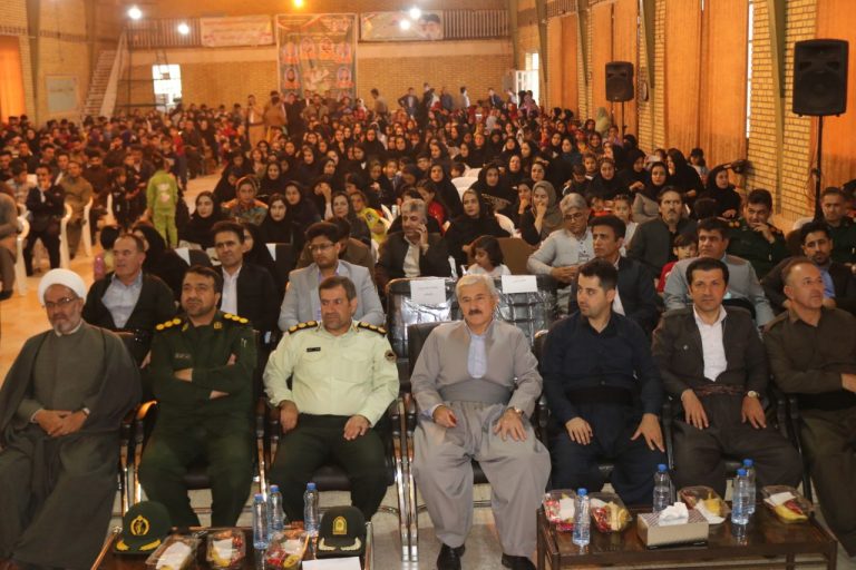 آیین نکوداشت هفته معلم و تجلیل از معلمان برتر شهرستان ثلاث باباجانی برگزار شد.