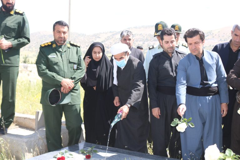 مراسم غبارروبی گلزار شهدا در شهرستان ثلاث باباجانی صورت گرفت