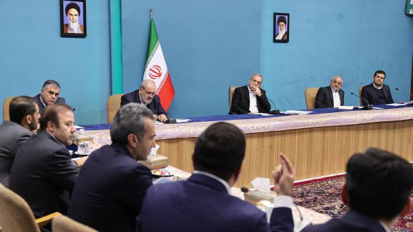 دکتر پزشکیان در نشست با مدیران شرکت های فولادی.