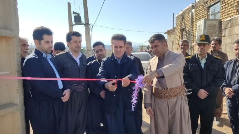 افتتاح اصلاح و بهینه شبکه فرسوده با تبدیل سیم به کابل و احداث ترانسفورماتور در چند روستا