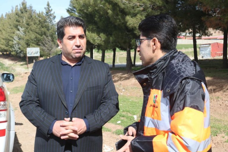 بازدید سرپرست فرمانداری و رئیس راهداری و حمل ونقل جاده ای شهرستان از ورودی شهرستان ثلاث باباجانی