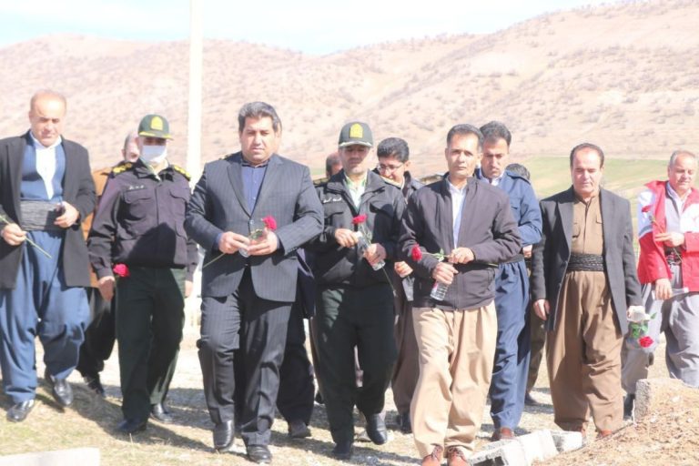 آغاز اولین روز کاری فرماندار جدید شهرستان با غبارروبی مزار شهداء آغاز شد