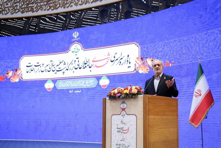 پزشکیان: دولت از سربازان گمنام امام زمان حمایت میکند